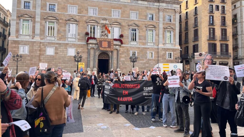 protesta treballadors biblioteques
