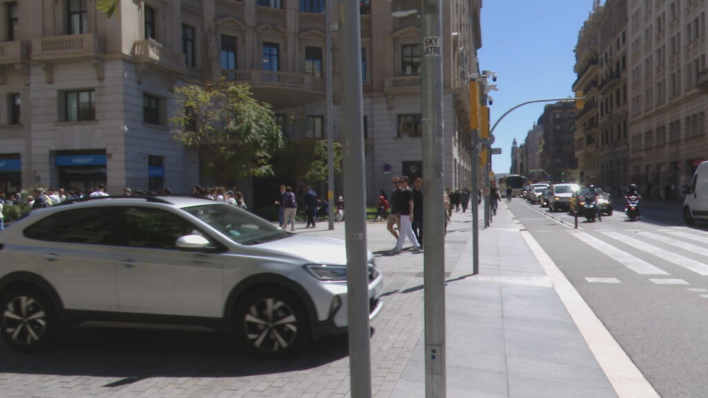 Els paradistes del Mercat de Santa Caterina no volen restriccions en la mobilitat de la via Laietana | Barris, mercats, trànsit, via Laietana