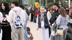 Rosa Helena, la dona de 77 anys que no es volia perdre el concert de Rosalía