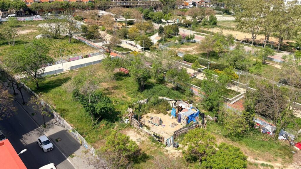 Barcelona contractarà vigilància privada en 20 solars de Sant Andreu per evitar-hi assentaments | Ajuntament de Barcelona, assentaments, estació de la Sagrera, Guàrdia Urbana