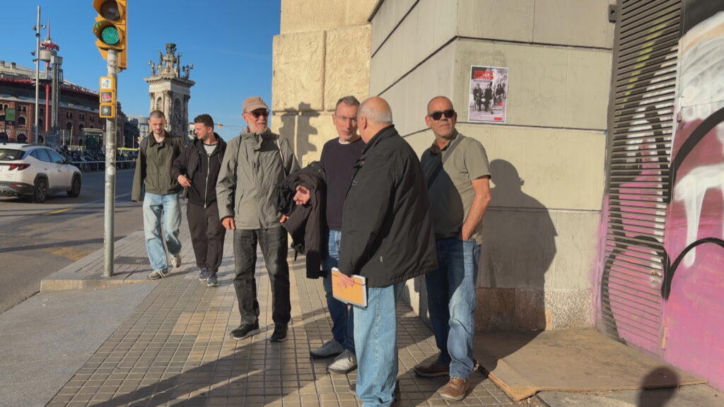 L'enderroc del Palau del Vestit reobre la lluita veïnal per eixamplar la vorera de Gran Via | Barris, carril bici, Fira de Barcelona, obres, queixes veïnals