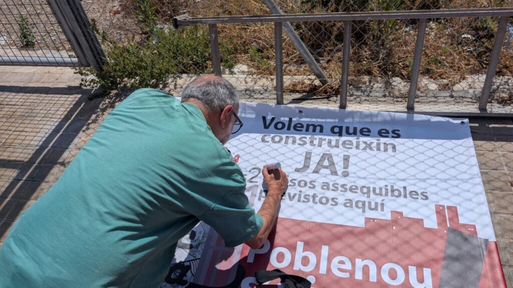 Ruta reivindicativa per reclamar habitatge públic al Poblenou | habitatge públic, protestes, queixes veïnals