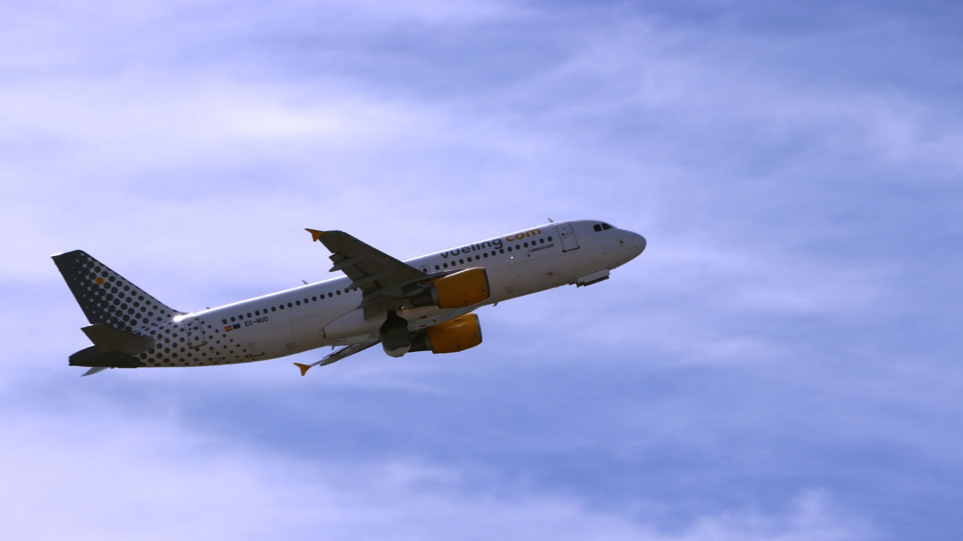 Vueling no preveu interrupcions en el subministrament de combustible aquest estiu | Aerolínies, estiu, Orient Mitjà, viatges