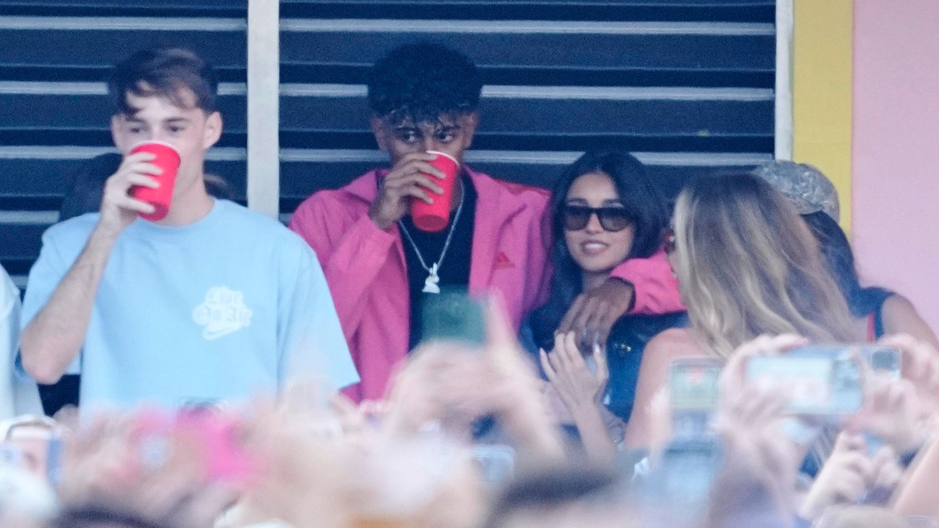 Els Jugadors Del Bar a Gaudeixen En El Concert De Bad Bunny