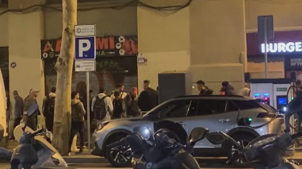 Sant Antoni Comerç: "Si no hi ha policia és incontrolable, demanem una patrulla 24 hores" | eixos comercials, seguretat