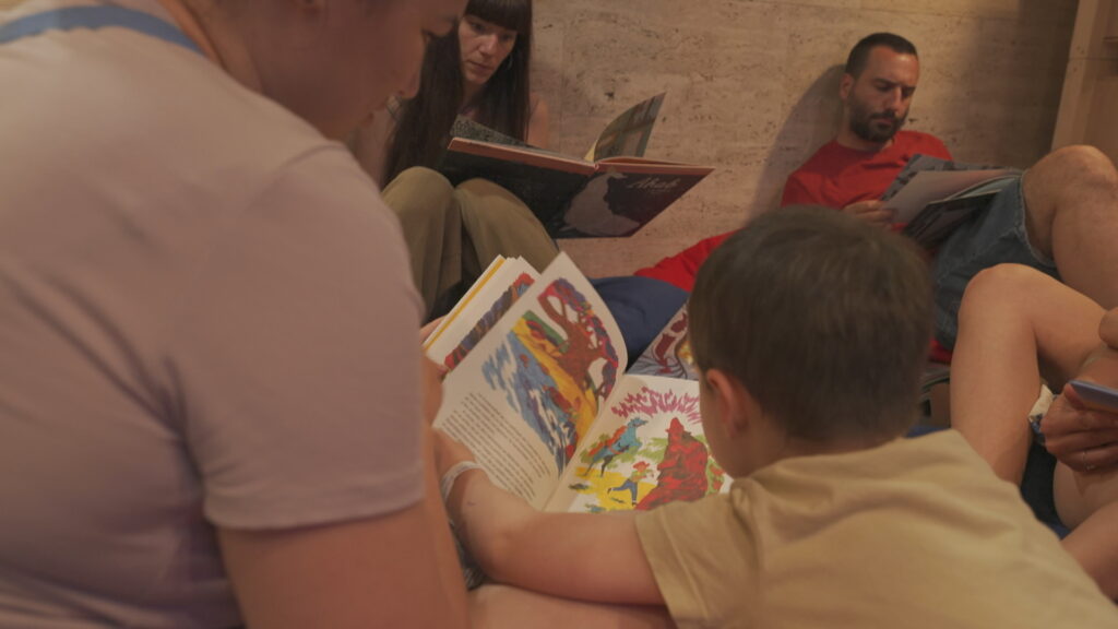 Món Llibre permet tocar i jugar en els escenaris dels contes infantils | CCCB, festivals, infants, llibres