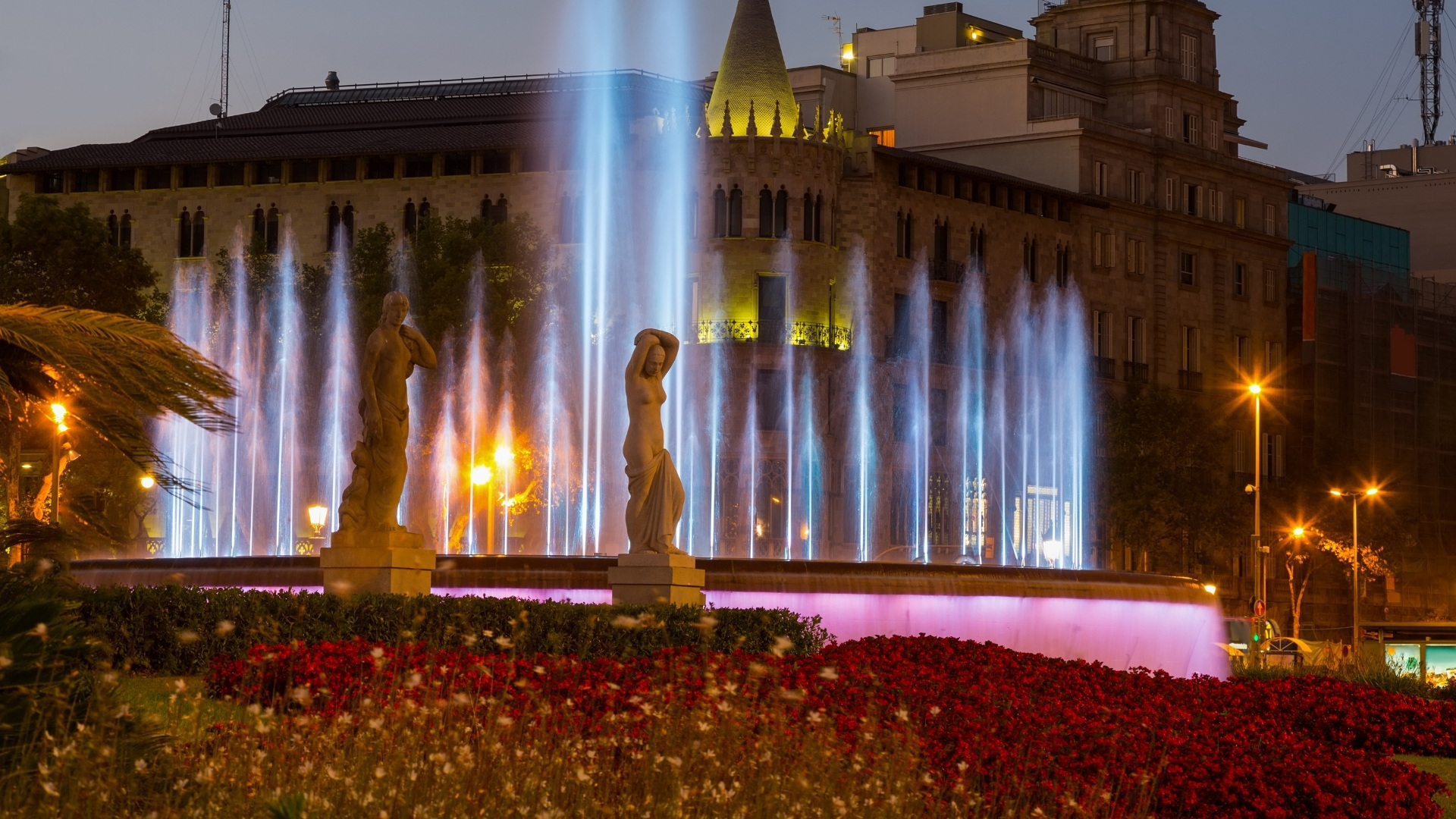barcelona-flirteja-20-graus-nit-obre-portes-minima-tropical
