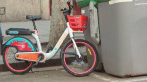 Barcelona eliminarà les bicis compartides el 2027 pel “desgavell i mal ús” que en fan els usuaris
