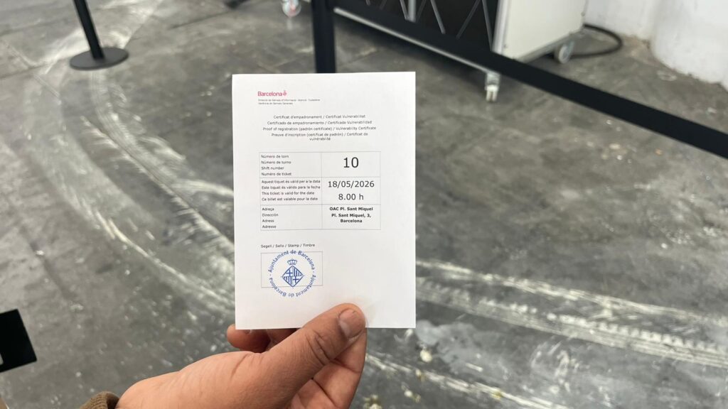 tiquet cita prèvia regularització migrants