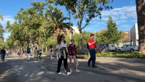 La Diagonal es consolida com la nova rambla dels barcelonins un any i mig després de la reforma
