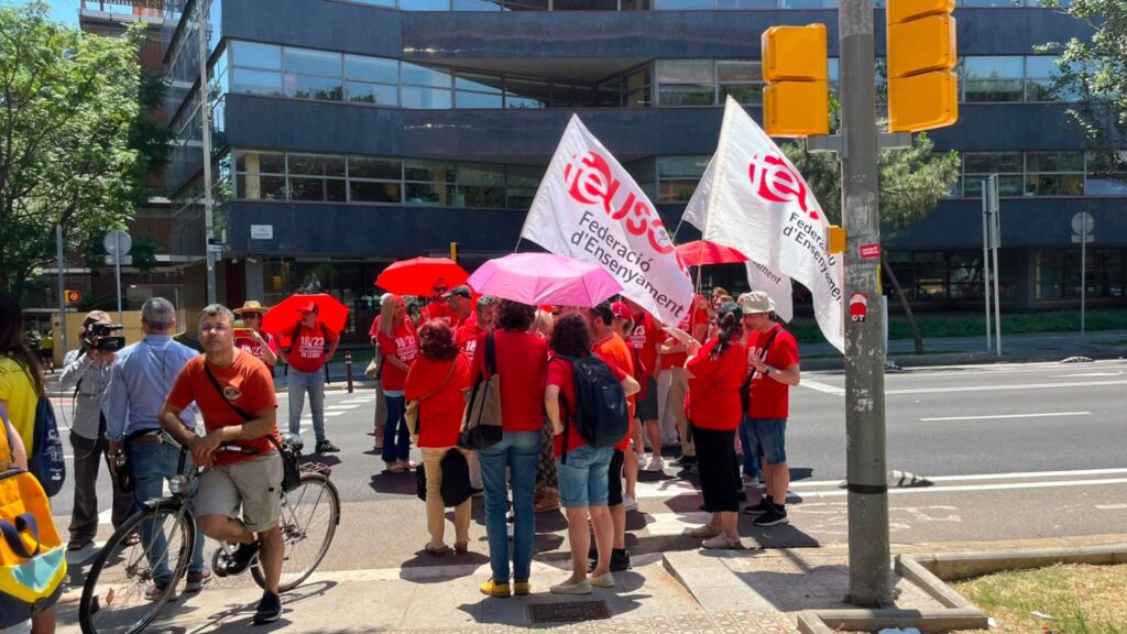 Sindicats i Educació han reprès la negociació aquest divendres a la tarda | CGT, Departament d'Educació, sindicat, sindicats, USTEC, vaga, vagues
