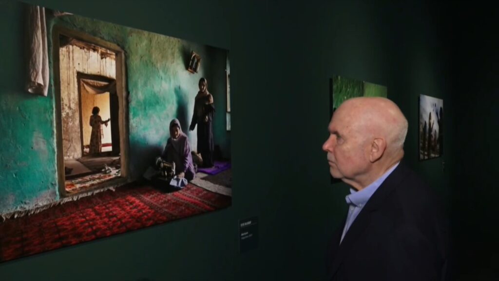 El Palau Martorell dedica una completa retrospectiva al fotògraf Steve McCurry | exposició, fotografia, periodisme