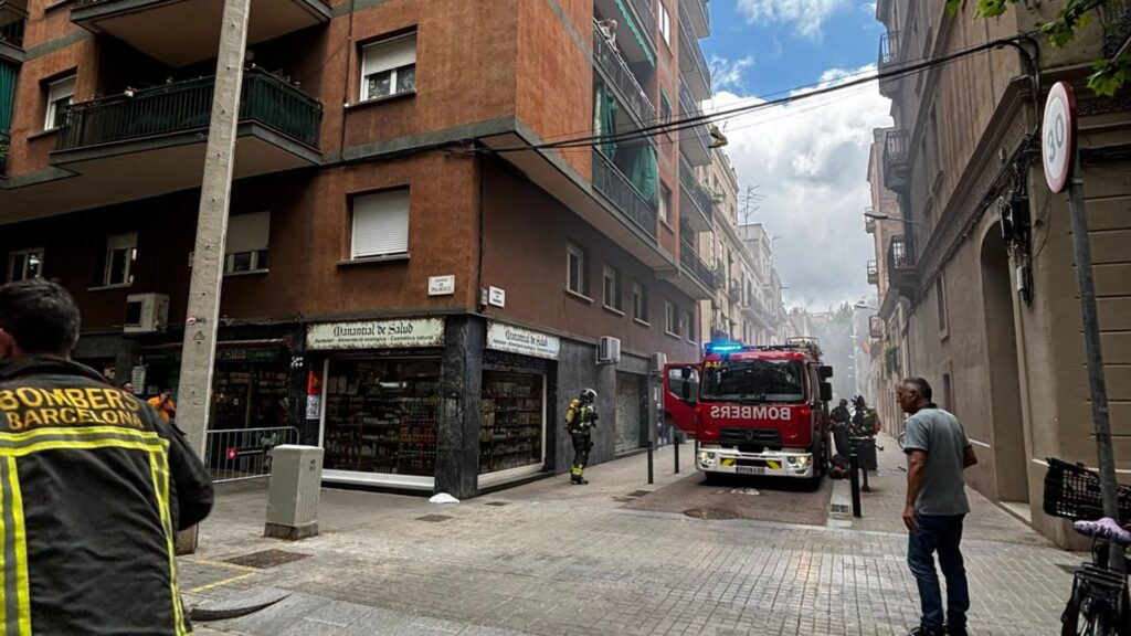 incendi carrer Venero Poblenou