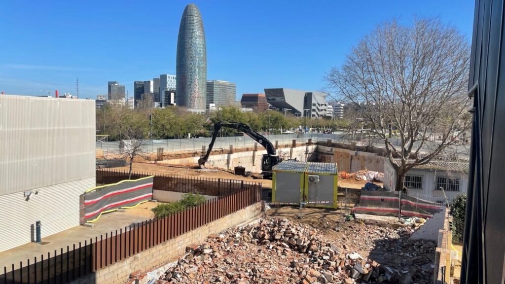 obres construcció voltant escola gaia