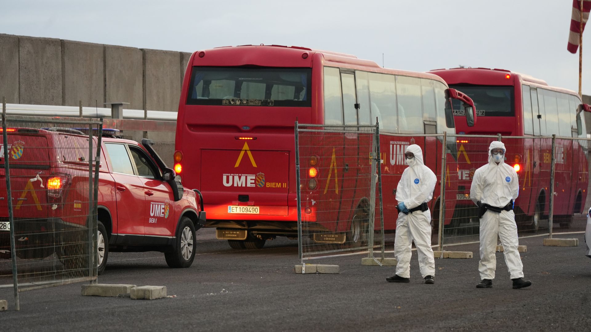 Operatiu per evacuar els passatgers del creuer afectat pel brot d'hantavirus