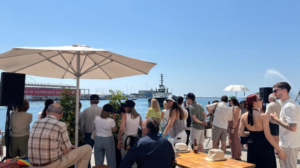 El Port obre les portes amb visites terrestres i marítimes: "És un món desconegut" | port de Barcelona, portes obertes