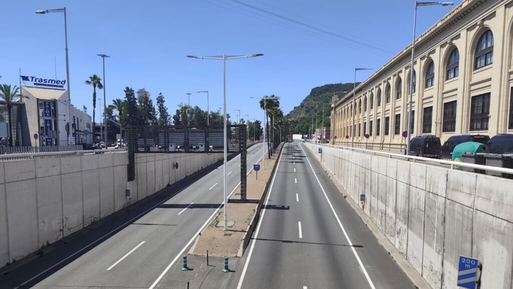 Tercer dia de vaga d'educació: una marea groga amb milers de manifestants al centre de Barcelona | CGT, escoles, instituts, manifestacions a Barcelona, sindicat, sindicats, USTEC, vaga, vagues