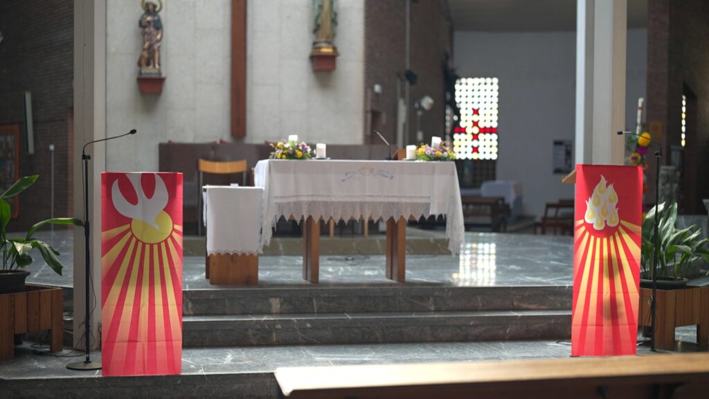 La discreta visita del papa al barri més humil de Badalona: "Va elogiar la tasca dels laics" | església catòlica, exclusió social, integració social, papa Lleó XIV