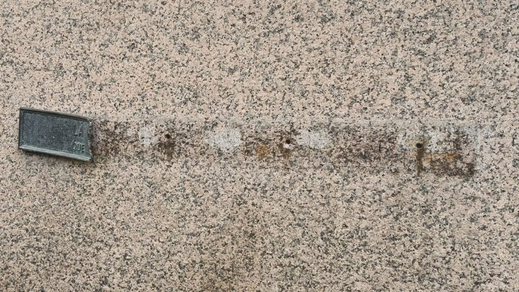 Vandalitzat el monument a Josep Anselm Clavé de la via Júlia | Barris, incivisme, memòria històrica, patrimoni