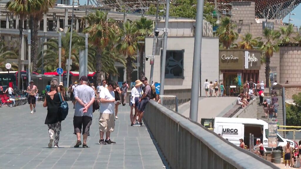 Les càmeres de videovigilància del front marítim entren en funcionament coincidint amb Sant Joan | delictes, delinqüència, Guàrdia Urbana, platges