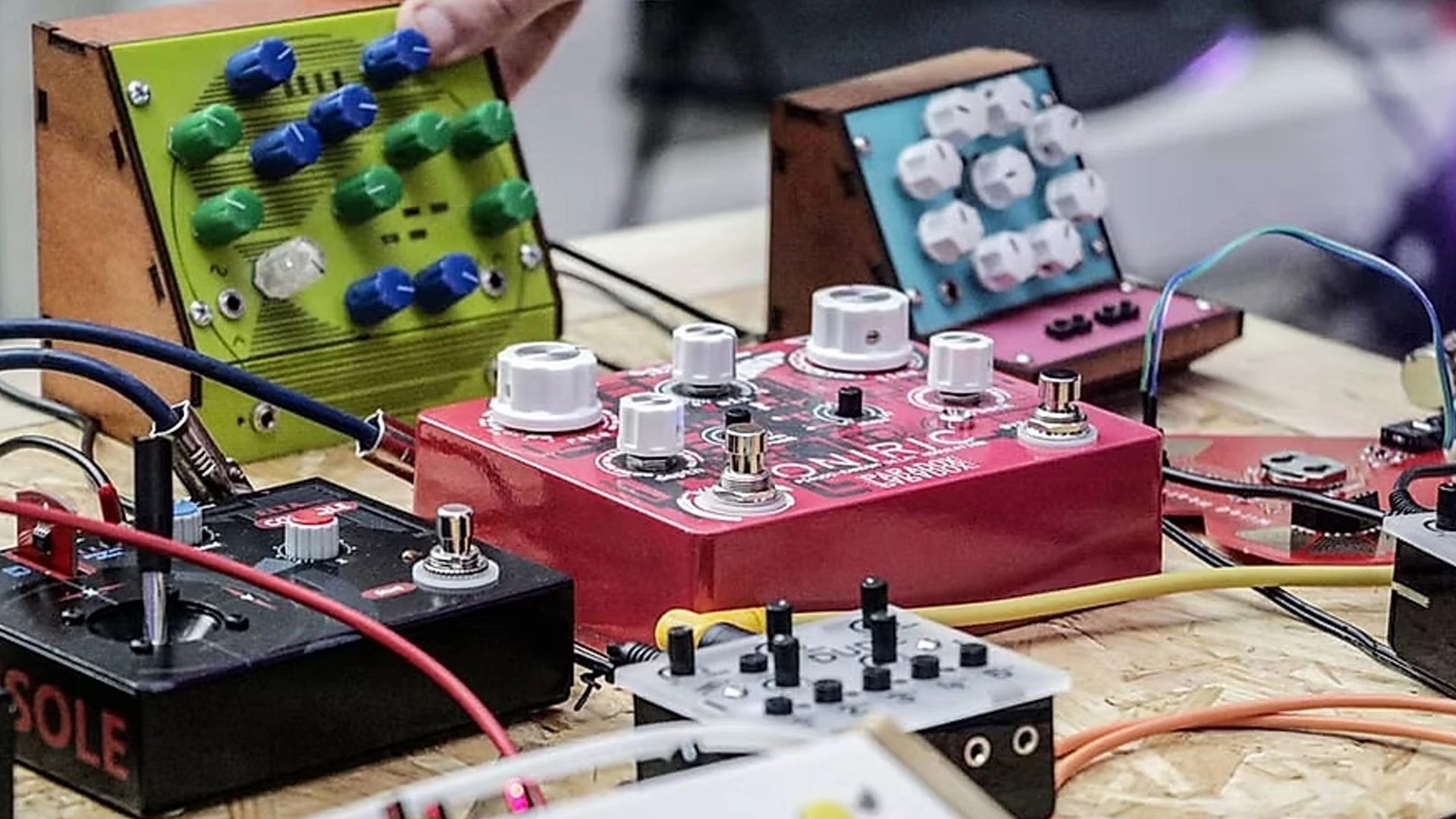 Mutan Monkey, 10 anys inventant instruments i reimaginant la música | música en viu, pòdcast, ràdio