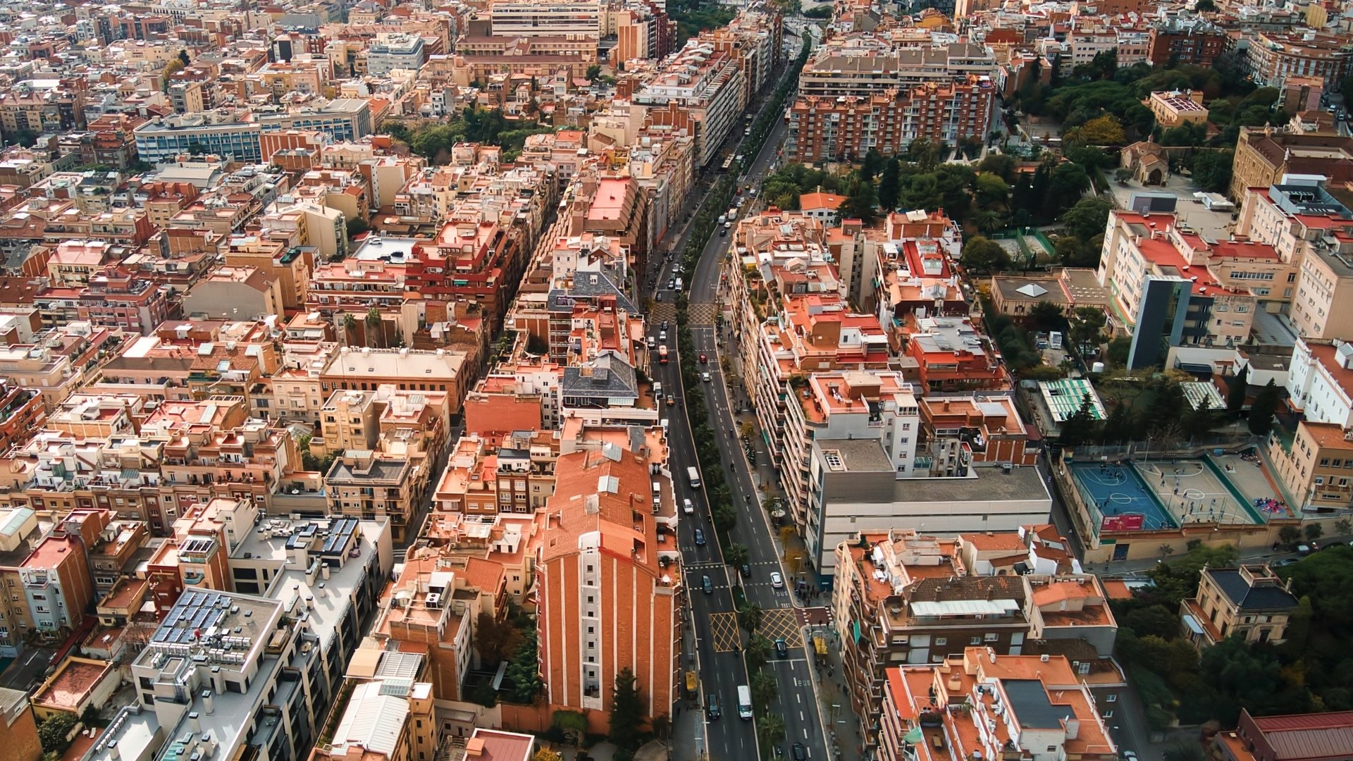 PIMEC alerta que la crisi de l'habitatge ja està afectant la competitivitat de les empreses | empresa, habitatge públic, lloguer, treballadors