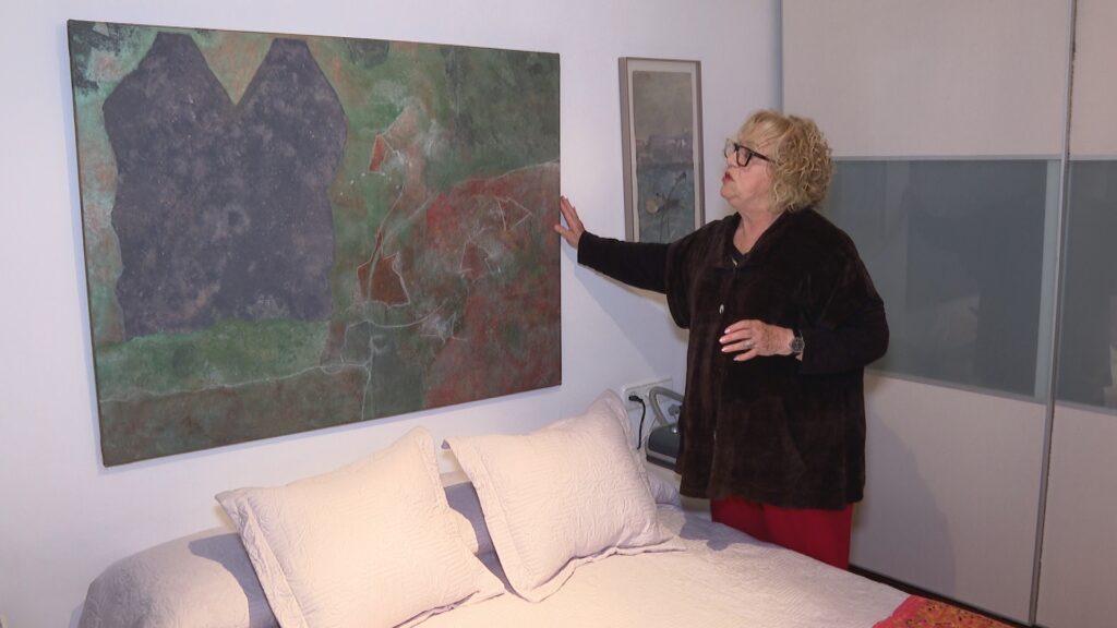 El llegat oblidat del pintor Antoni Llobet: 200 quadres acumulats en trasters del Guinardó | Art, art contemporani, museus, patrimoni, pintura