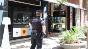 Sis detinguts en un robatori violent en una joieria de Sarrià