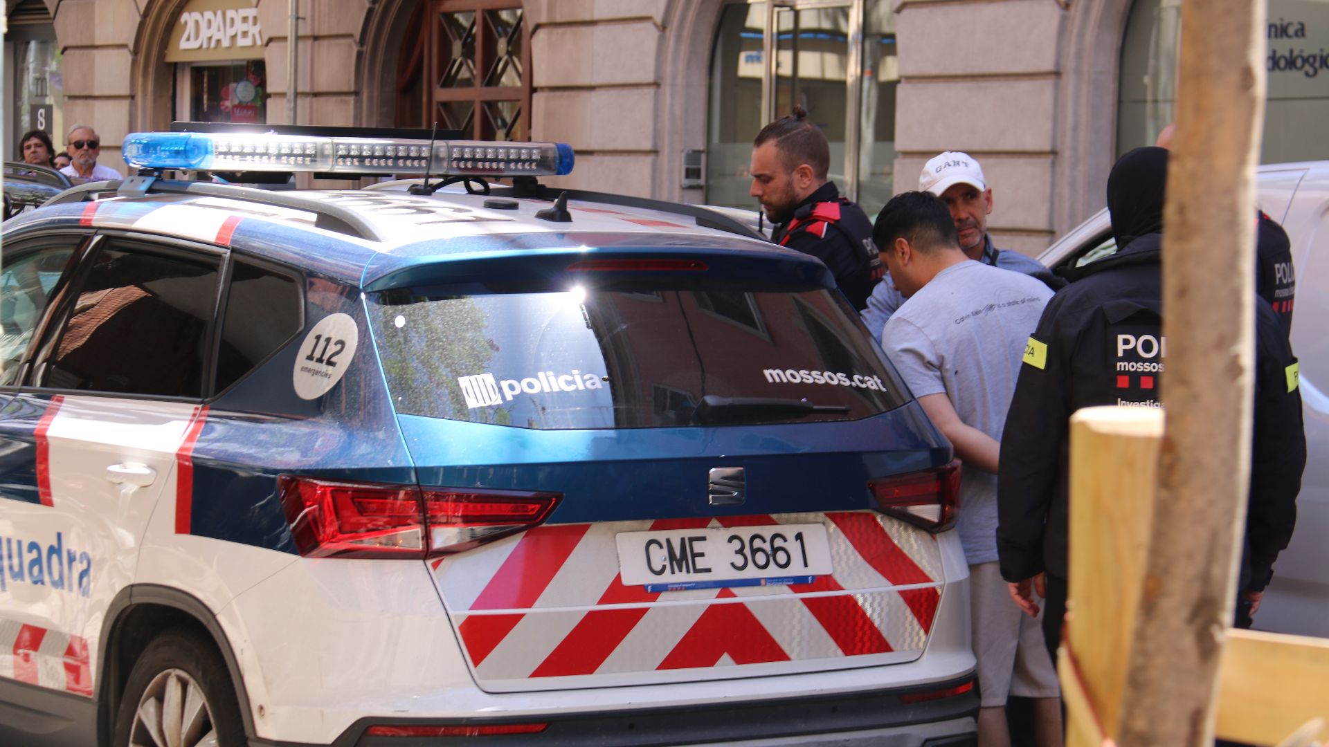 Junts i Vox reaccionen a l'atracament de la joieria i carreguen contra la inseguretat a Barcelona | Junts per Catalunya, robatoris, Vox