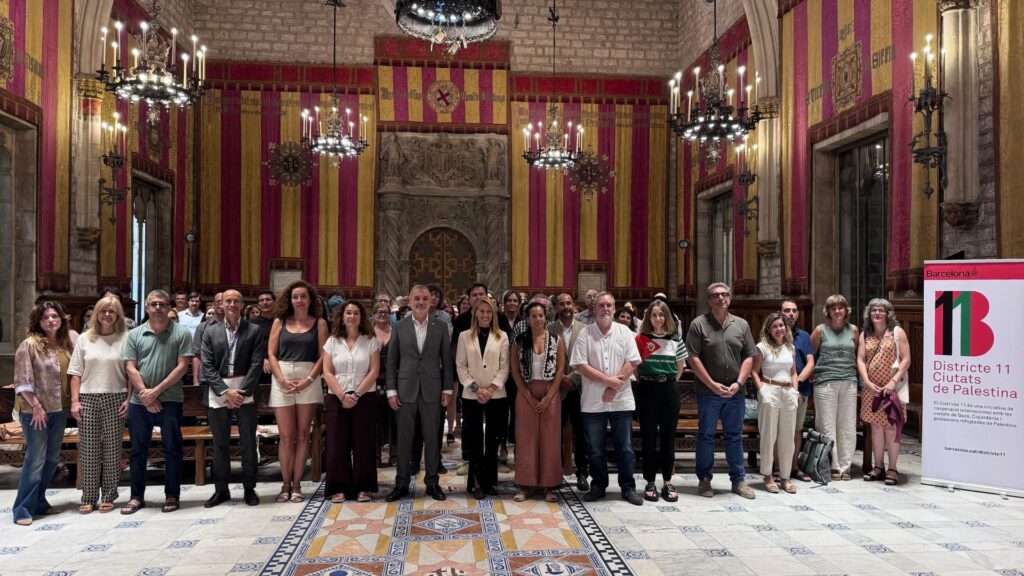 192 treballadors municipals es posen al servei del Districte 11 per cooperar amb Palestina | cooperació, Jaume Collboni, Palestina, treballadors, voluntariat