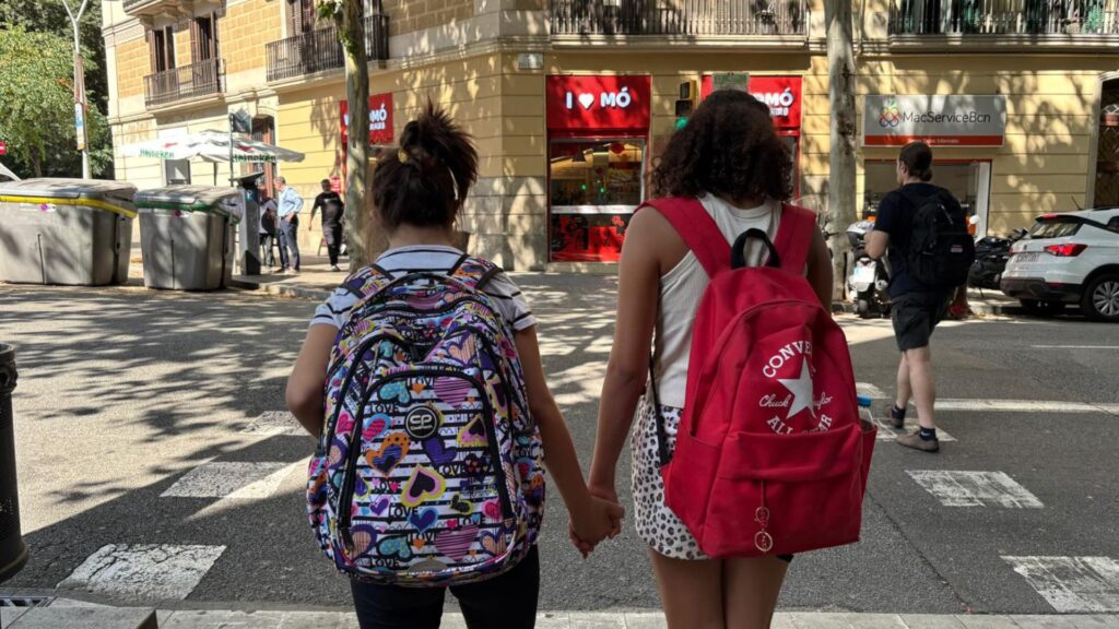 Assignen una escola a sis quilòmetres de casa a una nena amb necessitats educatives especials | Consorci d'Educació de Barcelona, educació secundària, infants