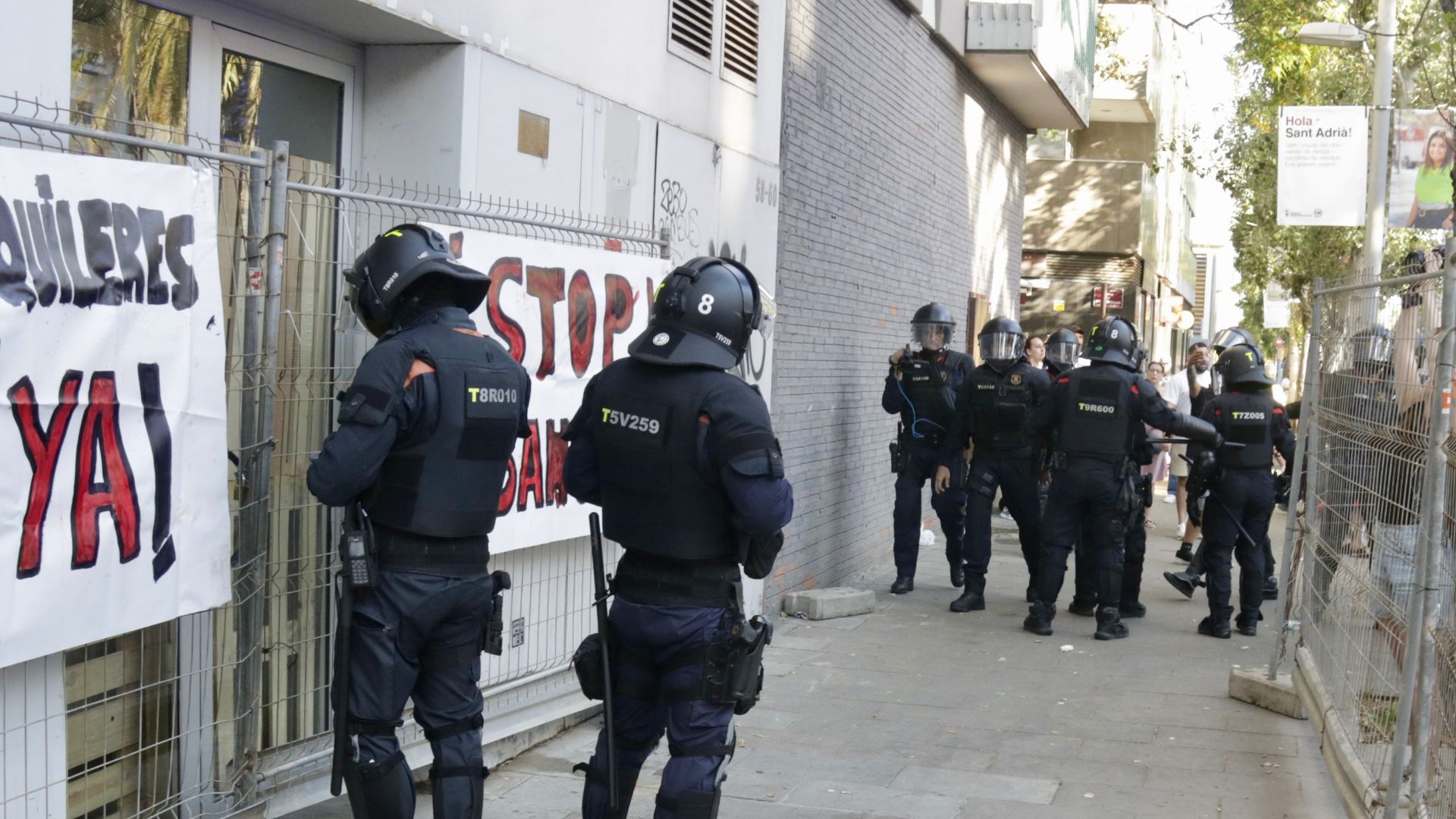 desallotjament Bloc de la Rambla a la Mina
