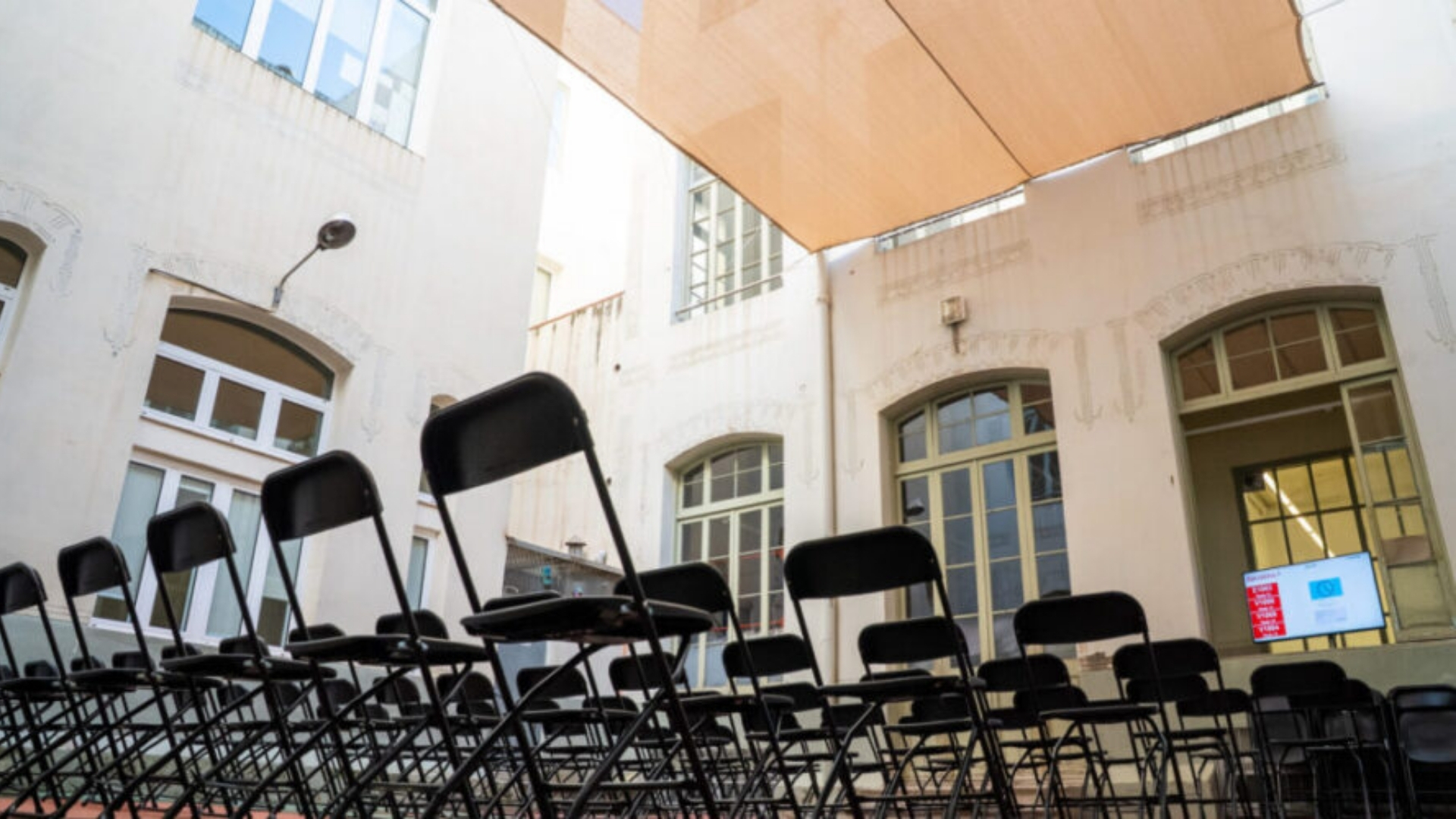 El suport municipal a la regularització d'immigrants s'unifica en un equipament | Ajuntament de Barcelona, immigració, migrants