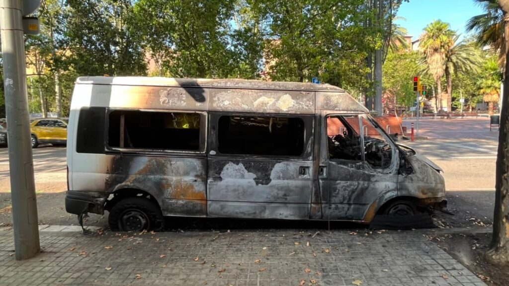 furgoneta cremada menjador solidari gregal