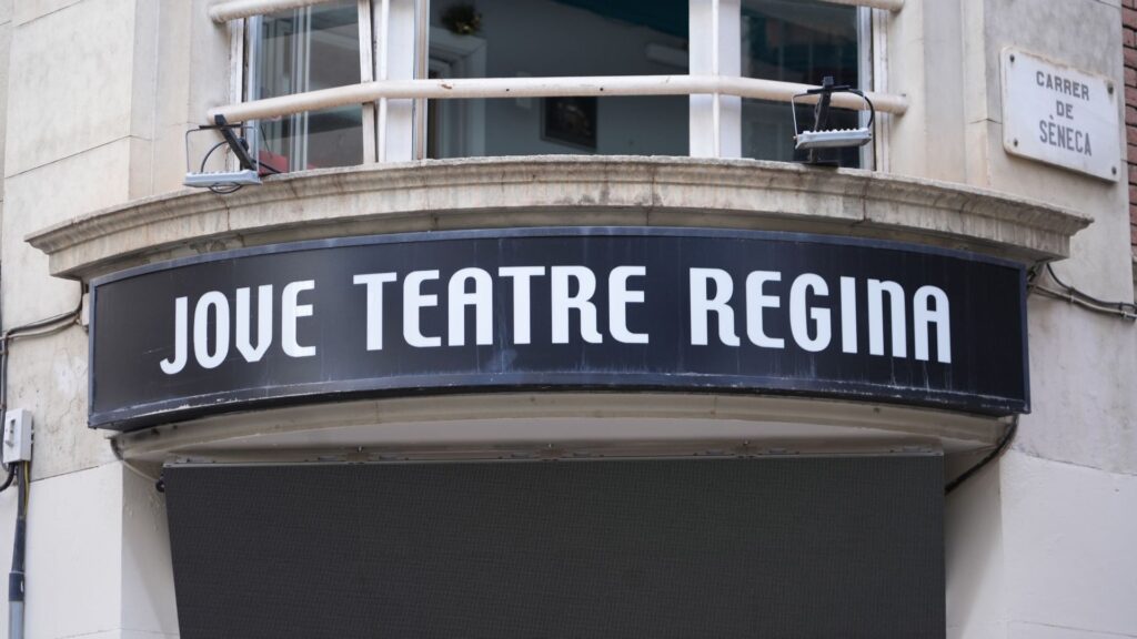 Jove Teatre Regina tanca