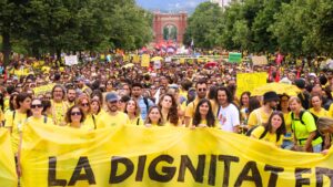 Els docents es concentraran el 9 de juny a plaça d’Espanya més tard per no interferir en les PAU