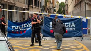Maten a trets una persona al carrer de Balmes a plena llum del dia