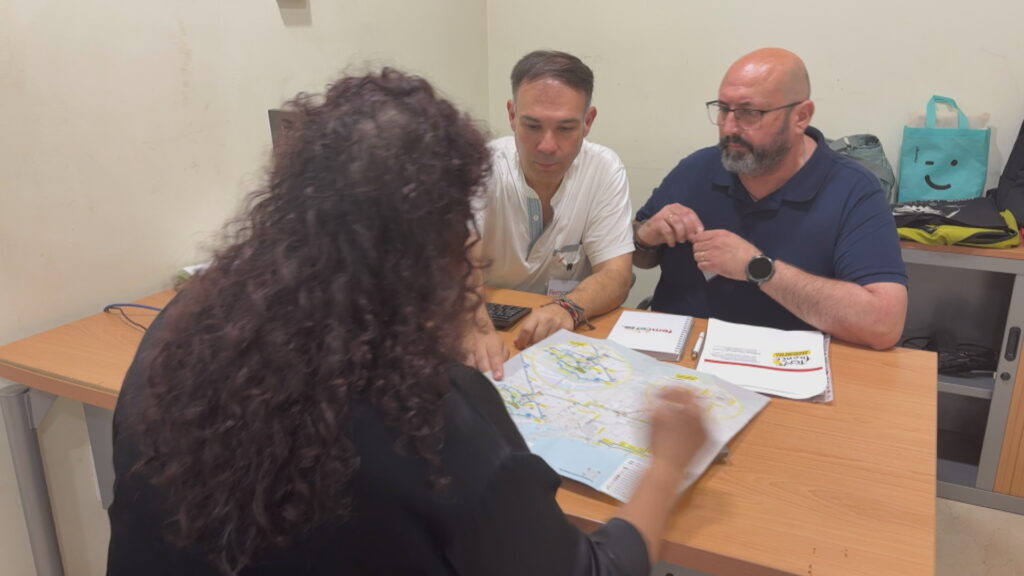 Sants-Montjuïc obre una oficina per informar el veïnat sobre les afectacions del Tour de França | Barris, bicicleta, Parc de Montjuïc