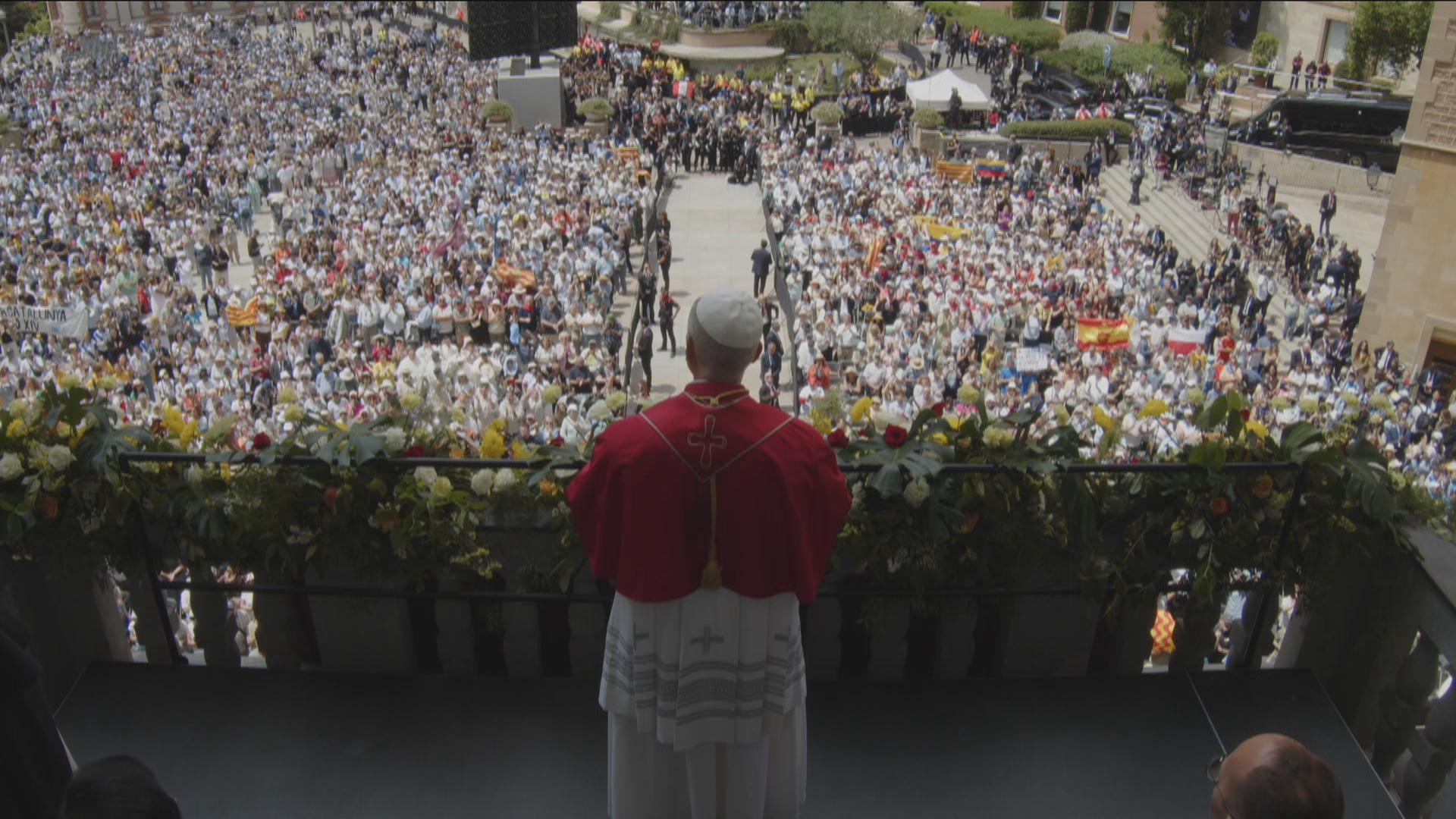 La benedicció de la torre de Jesús a la Sagrada Família corona la visita del papa Lleó XIV | Catedral de Barcelona, església catòlica, Estadi Olímpic Lluís Companys, papa Lleó XIV, trànsit, transport públic