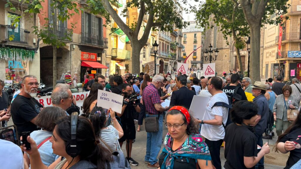 protesta rebuig visita papa