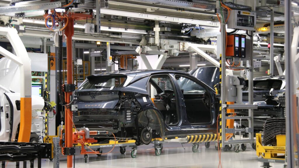 Seat comença la producció dels primers cotxes elèctrics a la planta de Martorell | automòbils, cotxe, Seat, vehicles elèctrics