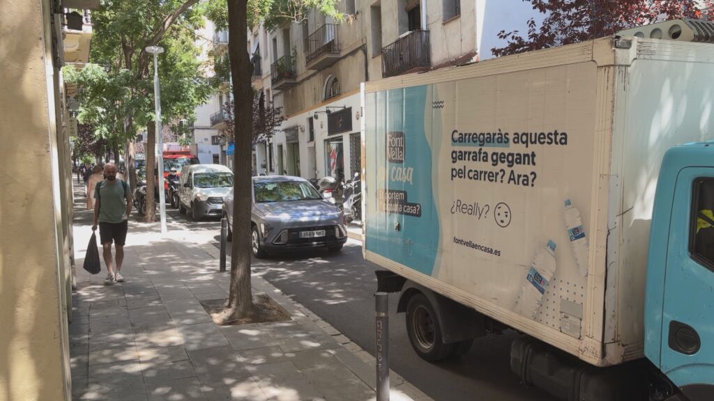 La travessera de Gràcia consolida els canvis de circulació amb una caiguda del trànsit del 80 % | Barris, obres, trànsit, travessera de Gràcia, vehicles privats