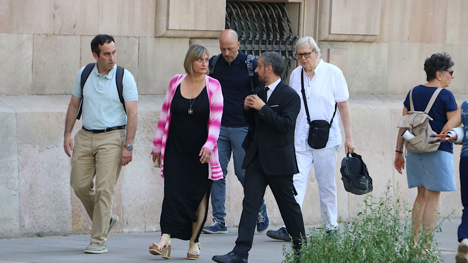 La cúpula de Salut durant la pandèmia no haurà d'anar a la presó per la vacunació policial polèmica | covid, Mossos d'Esquadra, Policia Nacional, vacunes