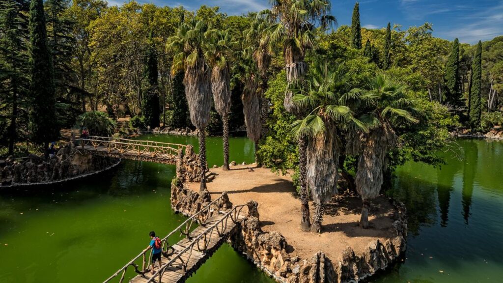 De llacs a mines de sal: els millors plans per sortir de Barcelona sense anar gaire lluny | agenda del cap de setmana