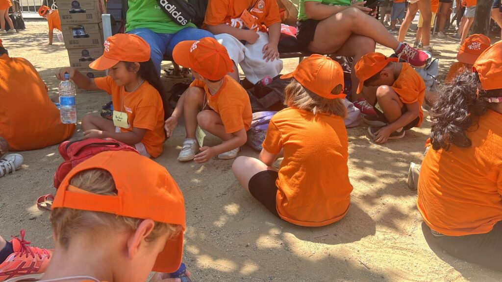 Més d'un miler d'infants omplen el Parc de la Ciutadella per reivindicar l'educació en el lleure | casal, casals, infants