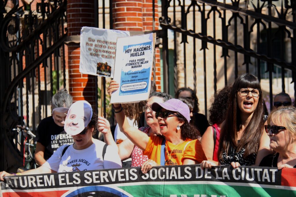 Els treballadors municipals en vaga alerten d'una escalada del conflicte al setembre | Ajuntament de Barcelona, CGT, laboral, protestes, vaga