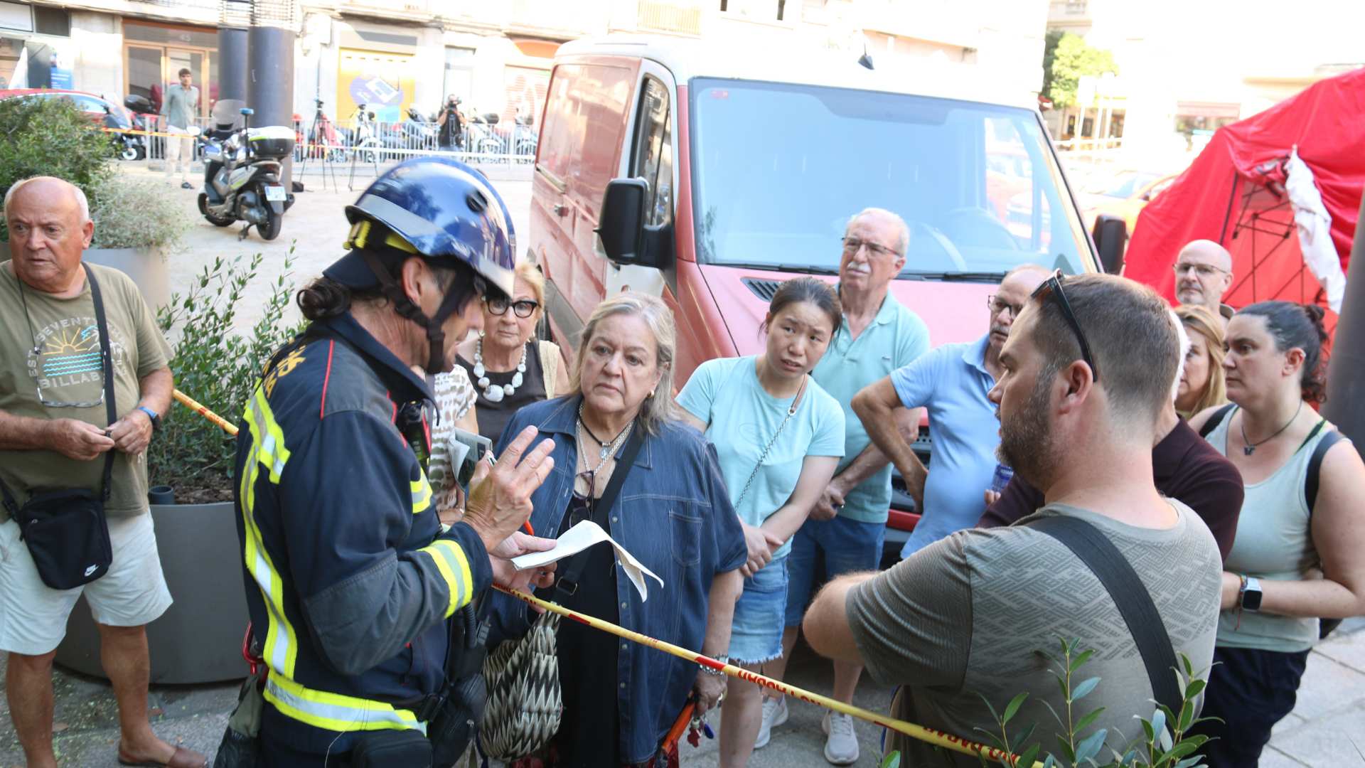 bombers i veïns esvoranc L9 metro