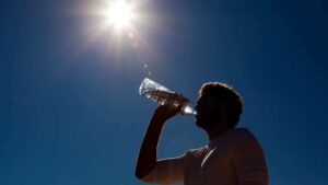 Arriba la tercera onada de calor de l’estiu amb més xafogor i pols del Sàhara a Barcelona