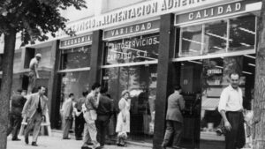 El primer supermercat de tot Catalunya sobreviu a Sant Martí 67 anys després: “Va ser revolucionari”