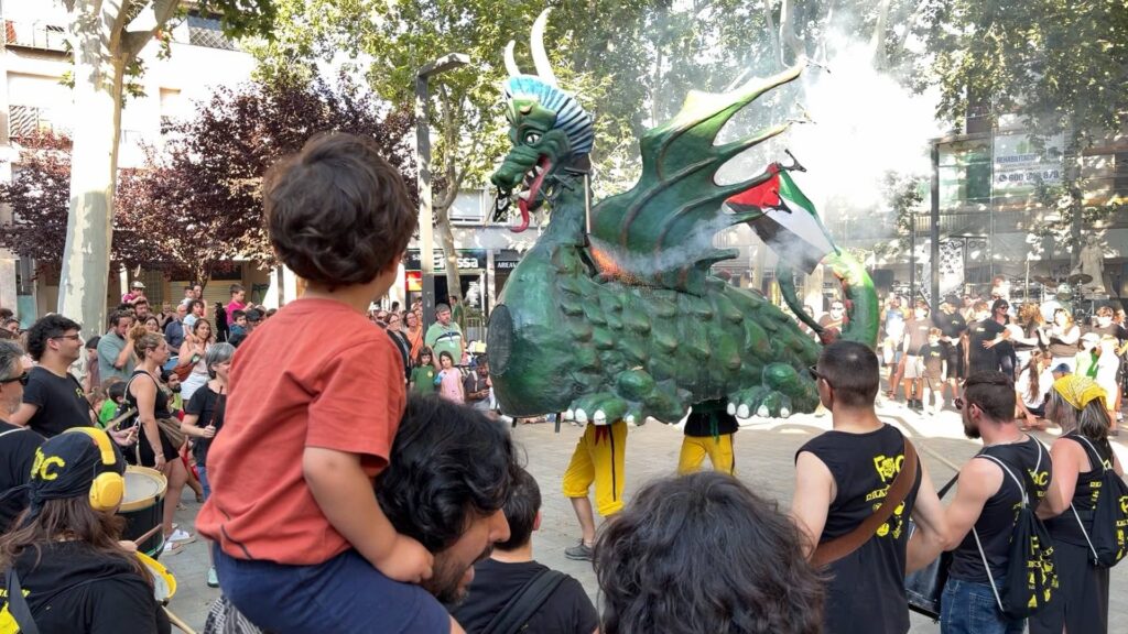 Horta presenta el cartell de la festa major a ritme de foc i ball de diables | cultura popular, diables, disseny gràfic, festes majors